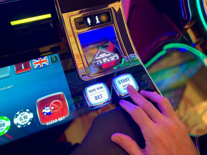 Mengenal Slot Dewa: Inovasi, Keamanan, dan Daya Tarik Permainan Slot Online Modern